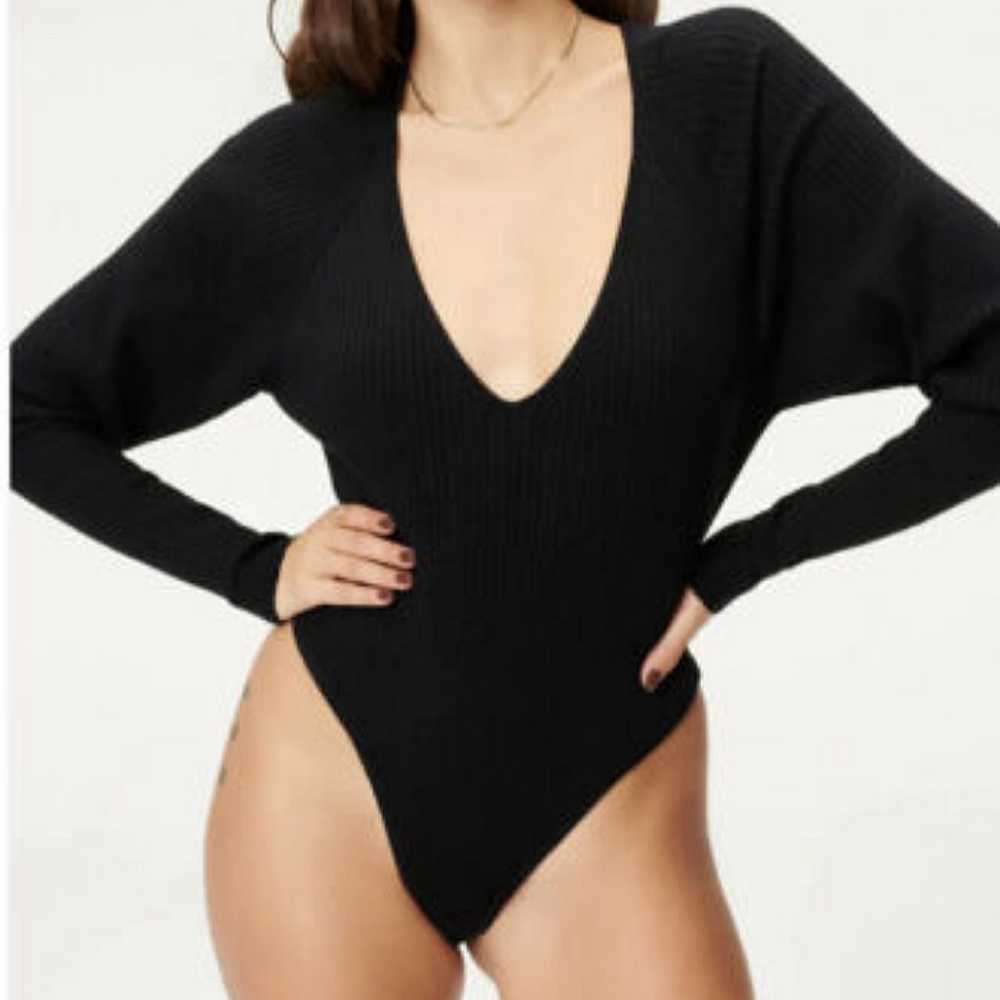 Good American Deep V Bodysuit in Black size small